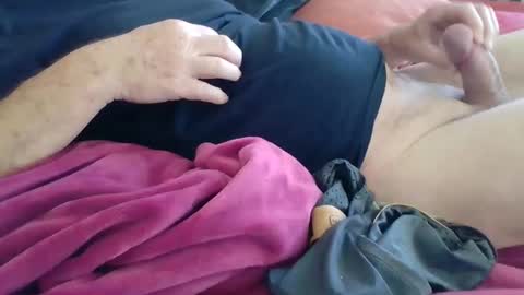 Snapshot of curiosthings chatting on 11, 10, 2025 curiosthings online show from 11, 10, 2025