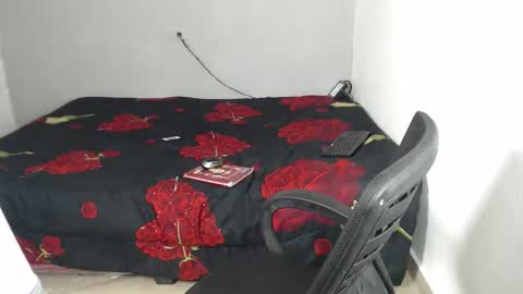 Snapshot of curious_bitch2007 chatting on 2, 10, 2025 Curious bitch2007 online show from 2, 10, 2025