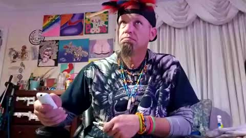 Feathers online show from 19, 12, 2025