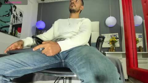 Snapshot of curiousskinny3 chatting on 16, 2, 2025 --Yeison-- online show from 16, 2, 2025