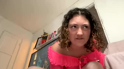 Snapshot of curliegirlee chatting on 6, 4, 2026 curliegirlee online show from 6, 4, 2026