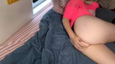 Snapshot of curliegirlee chatting on 19, 4, 2026 curliegirlee online show from 19, 4, 2026