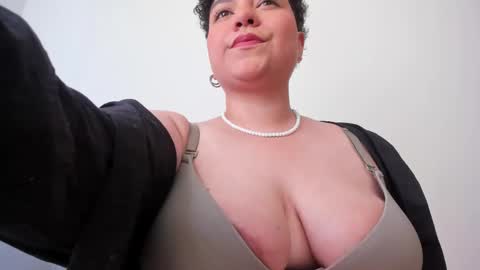 Bruna  online show from 9, 2, 2025