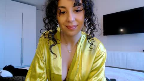 curly_jade_ online show from 10, 4, 2026