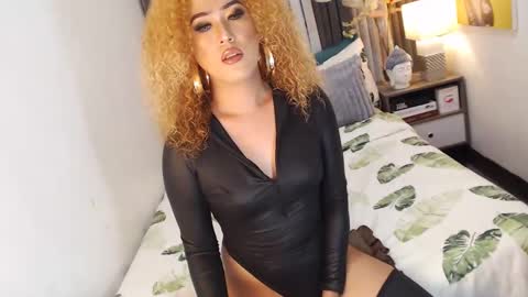 Snapshot of curlysmith chatting on 26, 1, 2025 chantel online show from 26, 1, 2025