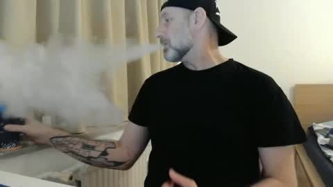 Snapshot of curman85 chatting on 17, 12, 2024 Curman85 online show from 17, 12, 2024