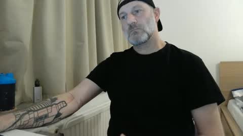 Snapshot of curman85 chatting on 11, 1, 2025 Curman85 online show from 11, 1, 2025