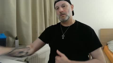 Snapshot of curman85 chatting on 2, 2, 2025 Curman85 online show from 2, 2, 2025