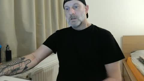 Snapshot of curman85 chatting on 3, 2, 2025 Curman85 online show from 3, 2, 2025