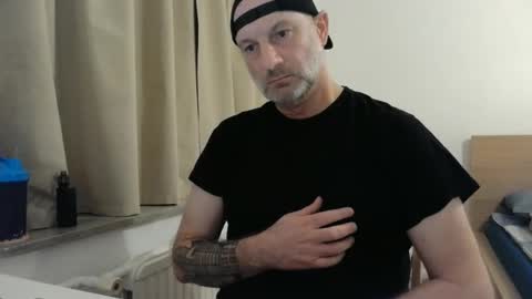 Snapshot of curman85 chatting on 10, 2, 2025 Curman85 online show from 10, 2, 2025