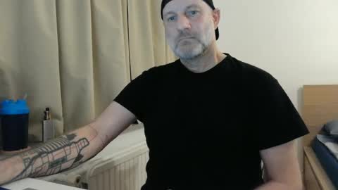 Snapshot of curman85 chatting on 13, 2, 2025 Curman85 online show from 13, 2, 2025