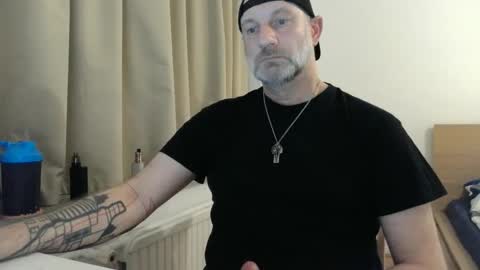 Snapshot of curman85 chatting on 8, 3, 2025 Curman85 online show from 8, 3, 2025