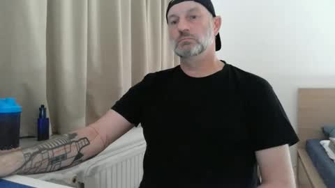 Snapshot of curman85 chatting on 26, 9, 2025 Curman85 online show from 26, 9, 2025