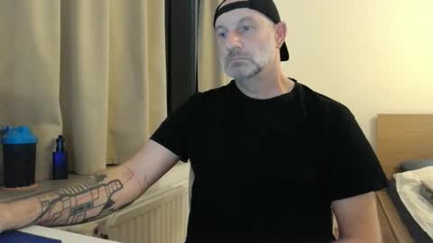 Snapshot of curman85 chatting on 5, 10, 2025 Curman85 online show from 5, 10, 2025