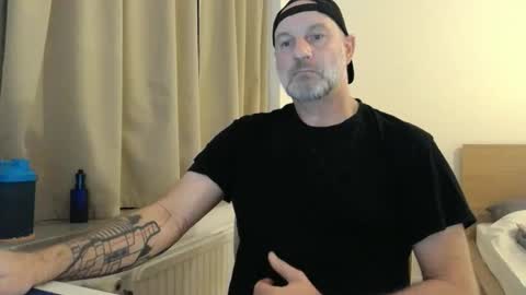 Snapshot of curman85 chatting on 12, 10, 2025 Curman85 online show from 12, 10, 2025