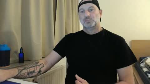 Snapshot of curman85 chatting on 27, 10, 2025 Curman85 online show from 27, 10, 2025