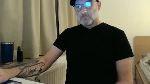 Snapshot of curman85 chatting on 8, 2, 2026 Curman85 online show from 8, 2, 2026