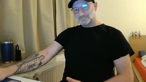 Snapshot of curman85 chatting on 18, 2, 2026 Curman85 online show from 18, 2, 2026