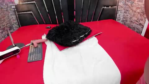 Alyanna  online show from 13, 10, 2025