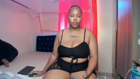 Snapshot of curvy_latoya chatting on 26, 2, 2025 Curvy Latoya online show from 26, 2, 2025