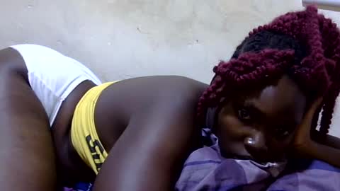Snapshot of curvy_queen12 chatting on 14, 7, 2026 curvy_queen12 online show from 14, 7, 2026