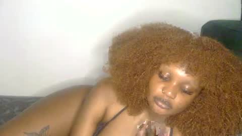 Snapshot of curvy_vee chatting on 17, 7, 2026 vee online show from 17, 7, 2026