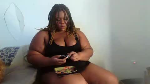 Snapshot of curvybcelinemixe chatting on 31, 12, 2024 Cline online show from 31, 12, 2024