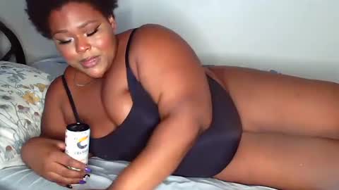 Snapshot of curvybcelinemixe chatting on 5, 10, 2025 Cline online show from 5, 10, 2025