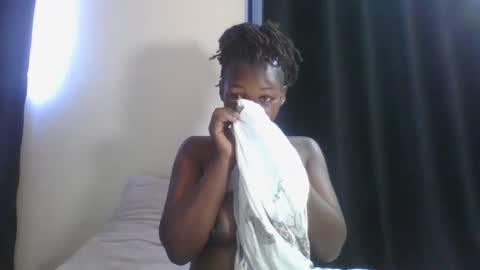 Snapshot of curvybootyj chatting on 16, 1, 2025 CuteJJudy online show from 16, 1, 2025