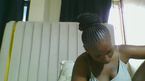 Snapshot of curvybootyj chatting on 11, 2, 2025 CuteJJudy online show from 11, 2, 2025