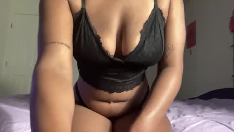 Curvycutie18 online show from 18, 12, 2024