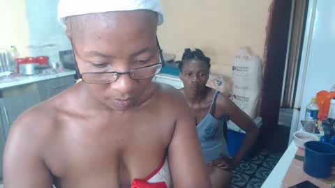 Snapshot of curvypear76x chatting on 13, 12, 2024 curvypear76x online show from 13, 12, 2024