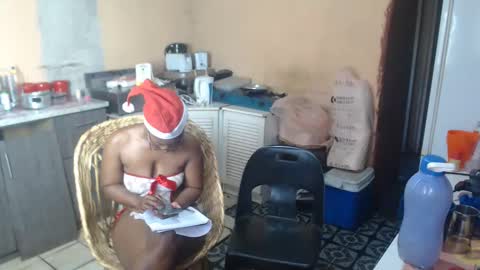 Snapshot of curvypear76x chatting on 13, 12, 2024 curvypear76x online show from 13, 12, 2024