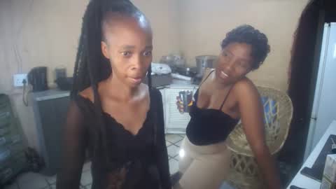 Snapshot of curvypear76x chatting on 18, 9, 2025 curvypear76x online show from 18, 9, 2025