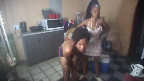 Snapshot of curvypear76x chatting on 22, 9, 2025 curvypear76x online show from 22, 9, 2025