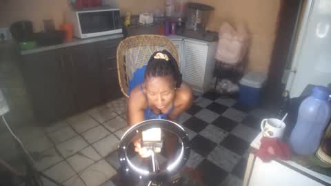 Snapshot of curvypear76x chatting on 24, 10, 2025 curvypear76x online show from 24, 10, 2025