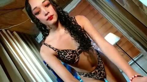 BBY CURLYHANNA online show from 25, 6, 2026