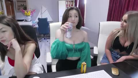  and follow twittercute00kiara2 online show from 21, 5, 2026