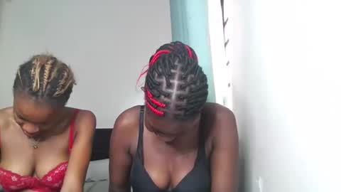 Snapshot of cute_angel11 chatting on 5, 4, 2026 angel online show from 5, 4, 2026