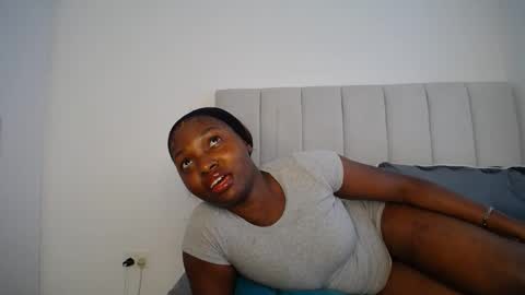 Snapshot of cute_ass18 chatting on 23, 9, 2025 Liya online show from 23, 9, 2025