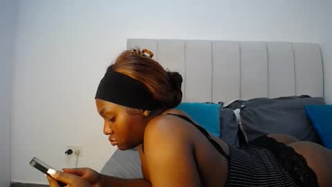 Snapshot of cute_ass18 chatting on 29, 9, 2025 Liya online show from 29, 9, 2025