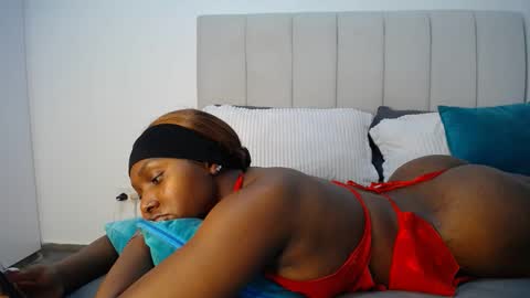 Snapshot of cute_ass18 chatting on 23, 10, 2025 Liya online show from 23, 10, 2025