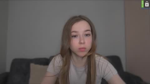 Snapshot of cute_beauty chatting on 5, 3, 2025 Amanda online show from 5, 3, 2025