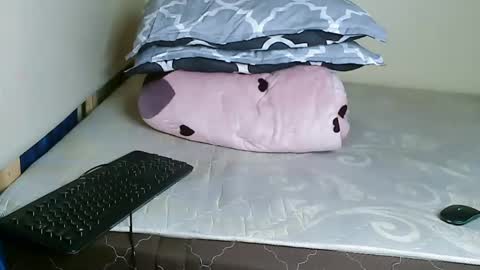 Snapshot of cute_beb2 chatting on 9, 1, 2025 V EE online show from 9, 1, 2025