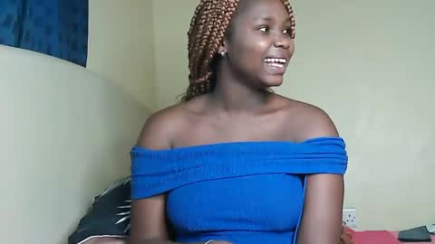 Snapshot of cute_beb2 chatting on 29, 1, 2025 V EE online show from 29, 1, 2025