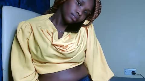 Snapshot of cute_beb2 chatting on 24, 2, 2025 V EE online show from 24, 2, 2025