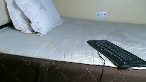 Snapshot of cute_beb2 chatting on 7, 3, 2025 V EE online show from 7, 3, 2025