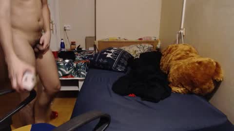 Snapshot of cute_boy859 chatting on 15, 11, 2025 Tomas online show from 15, 11, 2025