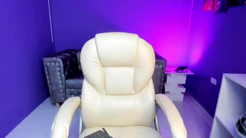 Snapshot of cute_cinnamon chatting on 4, 12, 2025 Abby online show from 4, 12, 2025