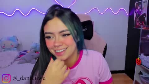 Snapshot of cute_dani__ chatting on 24, 10, 2025 Dani online show from 24, 10, 2025